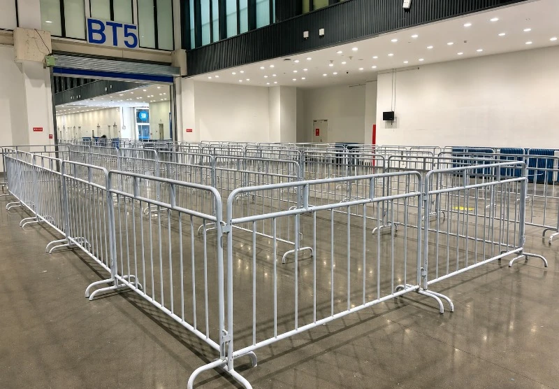 スタジアム入場待ち行列管理バリア