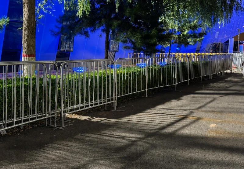 イベント用歩道安全バリア システム